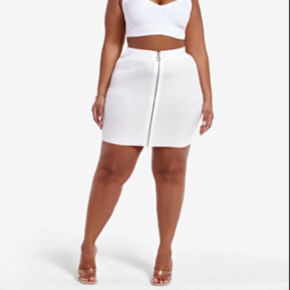 #2❤️/1❤️NWOT MINA RIBBED KNIT ZIP FRONT MINI SKIRT - Picture 3 of 5